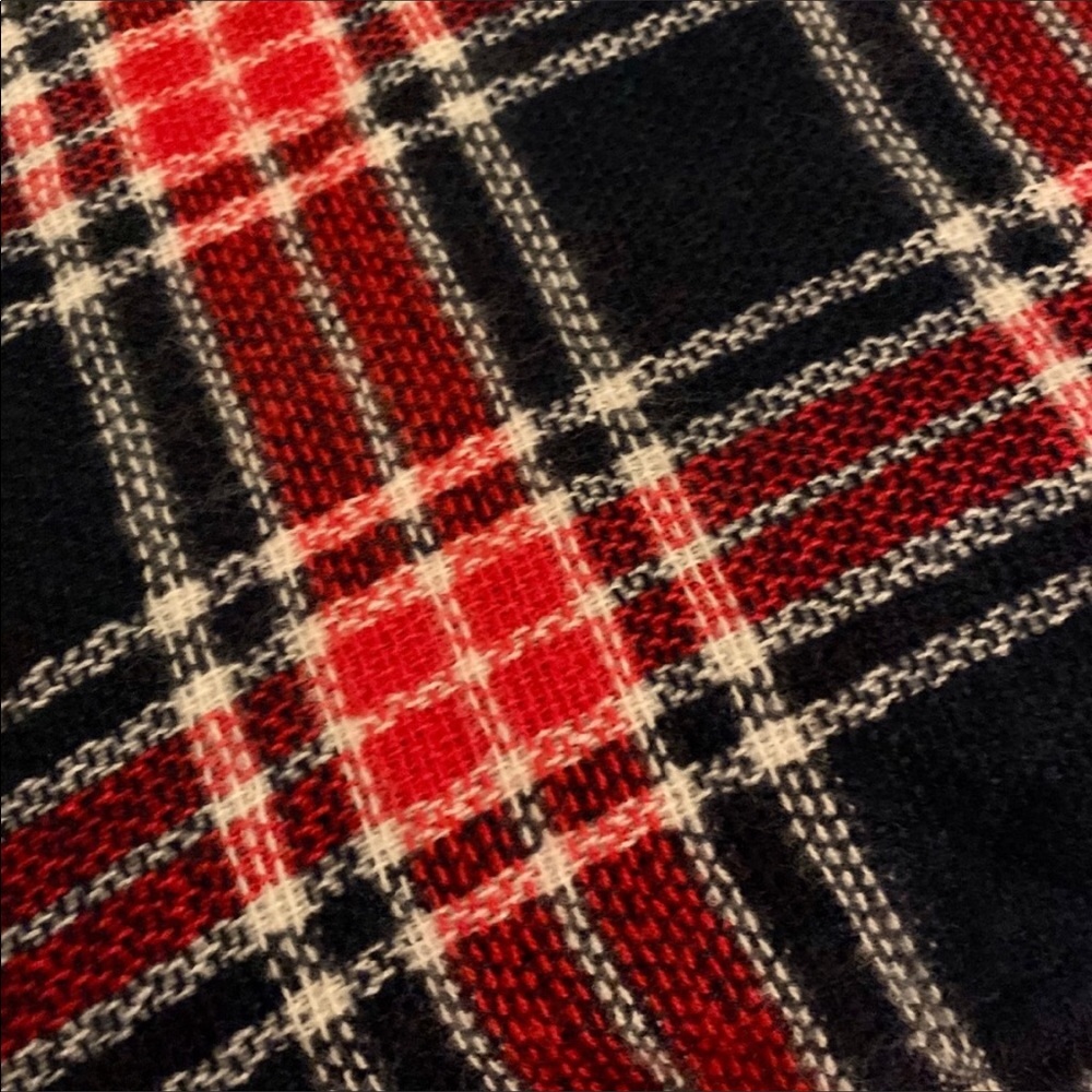 Plaid blanket scarf NWT - Picture 4 of 5
